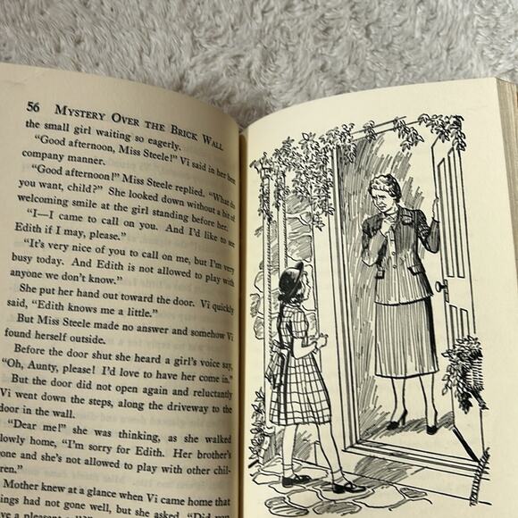 Vintage Mystery Over the Brick Wall - Helen Fuller Orton 1951 12th Printing GOOD - Picture 5 of 8